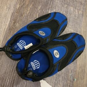 DB Gear Boys Water Shoes Size 3 Beach Aqua Pool Shoe Blue Black Adjustable strap